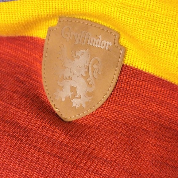 Loot Crate Harry Potter Gryffindor Scarf NWT Wizarding World Godric - Picture 2 of 3